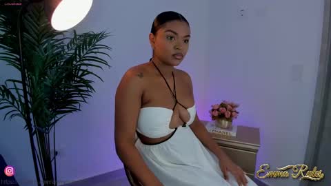 Snapshot of emma_rules99 chatting on February 20, 2:46 pm Emma online show from February 20, 2:46 pm