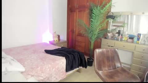 Snapshot of emma_rules99 chatting on September 9, 11:59 pm Emma online show from September 9, 11:59 pm