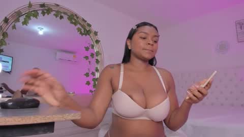 Snapshot of emma_rules99 chatting on November 14, 12:37 pm Emma online show from November 14, 12:37 pm