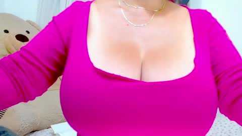 emma_saenzz online show from December 22, 3:36 am
