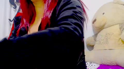 Snapshot of emma_saenzz chatting on April 6, 4:21 am emma_saenzz online show from April 6, 4:21 am