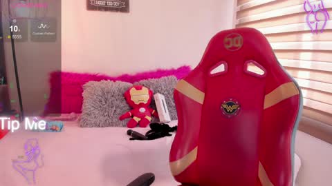 Snapshot of emma_soffia chatting on April 30, 9:30 pm EMMA online show from April 30, 9:30 pm