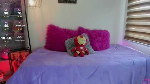 Snapshot of emma_soffia chatting on June 2, 6:10 pm EMMA online show from June 2, 6:10 pm