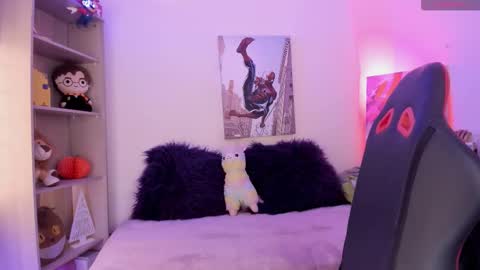 EMMA  online show from January 10, 2:19 pm