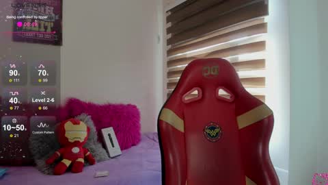 Snapshot of emma_soffia_ chatting on June 2, 7:05 pm EMMA online show from June 2, 7:05 pm
