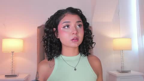 Snapshot of emma_torres__ chatting on April 23, 12:15 pm Ema online show from April 23, 12:15 pm