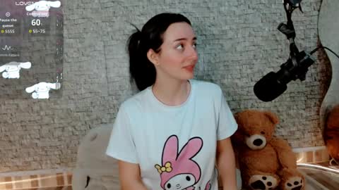 Snapshot of emma_unu chatting on April 9, 2:44 am Emma online show from April 9, 2:44 am