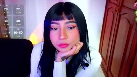 Emma web online show from November 5, 3:45 pm