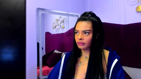 emmaebony_ online show from February 9, 1:04 pm