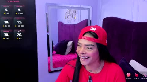 Snapshot of emmaebony_ chatting on April 27, 12:58 pm emmaebony_ online show from April 27, 12:58 pm