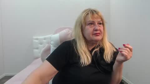 Snapshot of emmaellison924117 chatting on July 18, 7:12 am emmaellison924117 online show from July 18, 7:12 am
