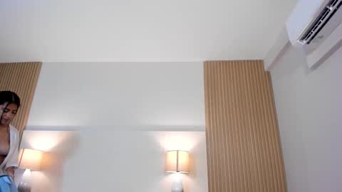 Snapshot of emmaespencer chatting on February 21, 11:11 am emmaespencer online show from February 21, 11:11 am