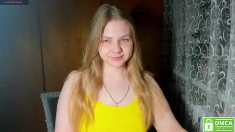 Snapshot of emmafrizea chatting on April 22, 10:44 pm Hello Im newMake me cumPVT 12tk for min ALL INCLUSIVE online show from April 22, 10:44 pm