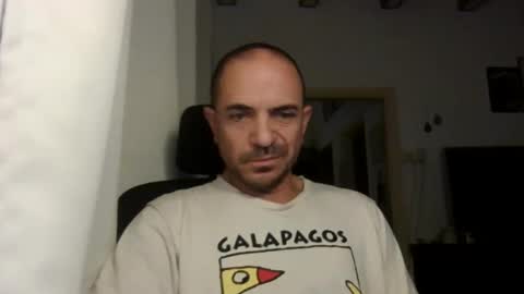 Snapshot of emmagold123 chatting on December 24, 4:44 am Ariel online show from December 24, 4:44 am