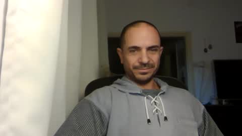 Snapshot of emmagold123 chatting on December 25, 2:23 pm Ariel online show from December 25, 2:23 pm