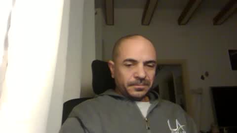 Snapshot of emmagold123 chatting on December 30, 4:20 am Ariel online show from December 30, 4:20 am