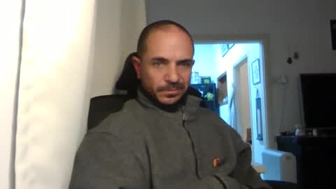 Snapshot of emmagold123 chatting on January 5, 8:10 pm Ariel online show from January 5, 8:10 pm