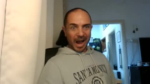 Snapshot of emmagold123 chatting on January 7, 12:31 pm Ariel online show from January 7, 12:31 pm