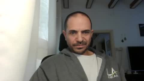 Snapshot of emmagold123 chatting on January 9, 5:44 am Ariel online show from January 9, 5:44 am