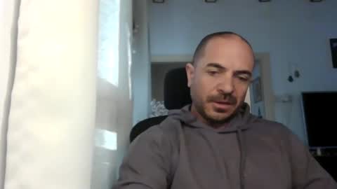 Snapshot of emmagold123 chatting on February 1, 6:00 am Ariel online show from February 1, 6:00 am