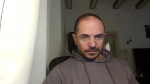 Snapshot of emmagold123 chatting on February 7, 5:10 am Ariel online show from February 7, 5:10 am