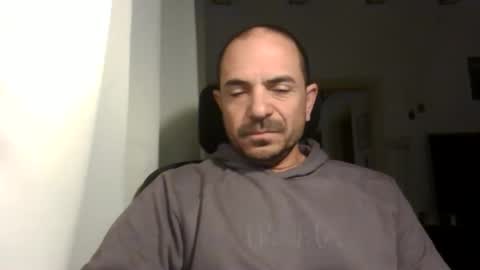 Snapshot of emmagold123 chatting on February 10, 3:35 am Ariel online show from February 10, 3:35 am