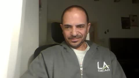 Snapshot of emmagold123 chatting on March 6, 3:46 am Ariel online show from March 6, 3:46 am