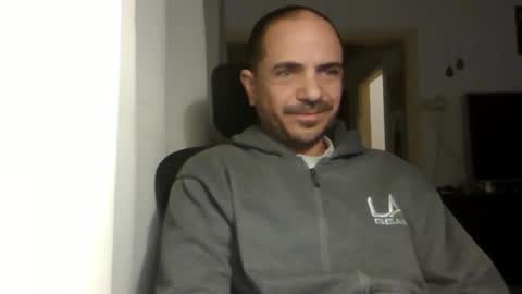 Snapshot of emmagold123 chatting on March 10, 4:07 am Ariel online show from March 10, 4:07 am