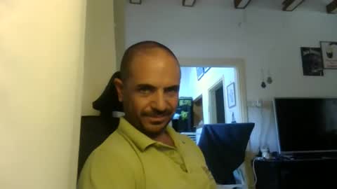 Snapshot of emmagold123 chatting on October 1, 10:10 am Ariel online show from October 1, 10:10 am