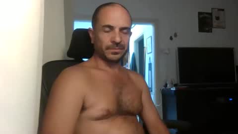 Snapshot of emmagold123 chatting on October 3, 8:17 pm Ariel online show from October 3, 8:17 pm