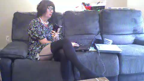 Snapshot of emmajanee chatting on March 26, 8:47 pm Emma online show from March 26, 8:47 pm