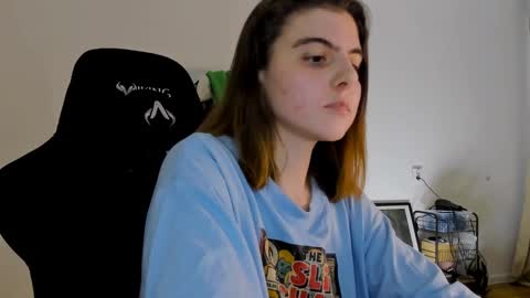 Emma online show from December 6, 6:28 pm