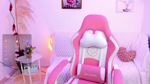 Emma  online show from May 1, 9:52 pm