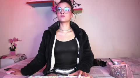 Snapshot of emmantho chatting on May 12, 2:52 am Emmantho online show from May 12, 2:52 am