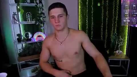 Snapshot of emmanuel_shine chatting on July 23, 1:58 am Emmi online show from July 23, 1:58 am