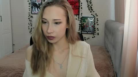 Snapshot of emmarayder chatting on May 6, 11:59 am Emma online show from May 6, 11:59 am