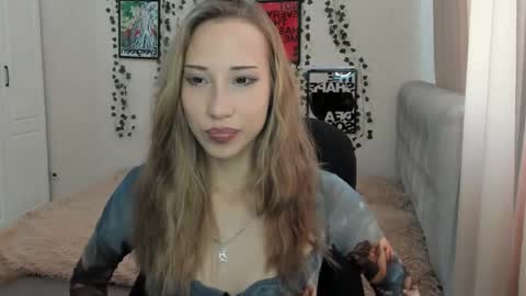 Snapshot of emmarayder chatting on May 20, 11:05 am Emma online show from May 20, 11:05 am