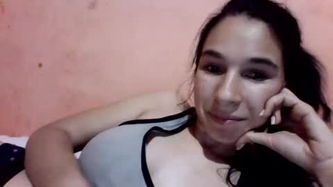 Snapshot of emmaryve chatting on February 15, 5:53 pm Emma online show from February 15, 5:53 pm