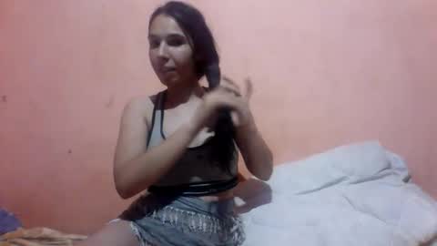 Snapshot of emmaryve chatting on February 22, 7:12 pm Emma online show from February 22, 7:12 pm