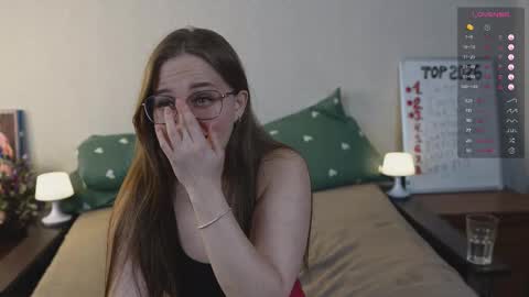 Mia online show from February 16, 6:37 pm