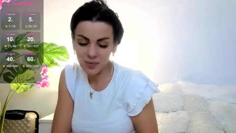 Emma online show from April 12, 8:25 pm