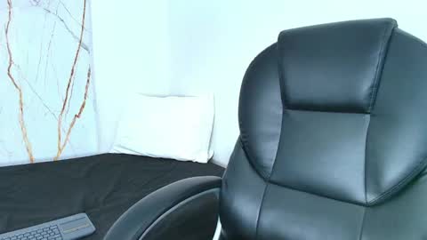 Snapshot of emmie_wood1 chatting on September 12, 11:48 pm Emmie online show from September 12, 11:48 pm