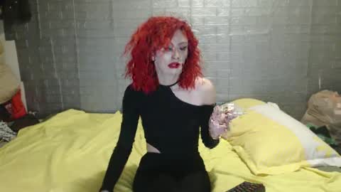 Snapshot of emmily000 chatting on January 16, 12:20 pm Emmily000 online show from January 16, 12:20 pm