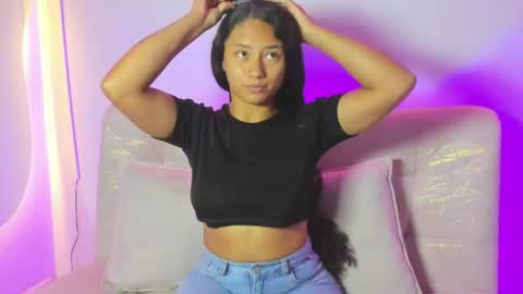 Snapshot of emmilybratz chatting on August 7, 1:24 pm EMMILY online show from August 7, 1:24 pm