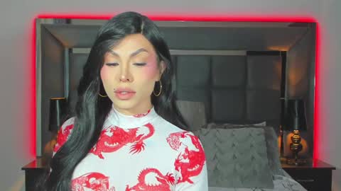 Emmily Santibaez online show from December 10, 1:55 pm