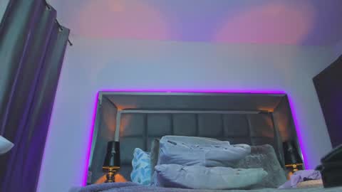 Emmily Santibaez online show from January 26, 3:25 pm