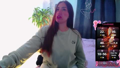 Snapshot of emmilysmith1 chatting on December 31, 11:17 pm Emmily online show from December 31, 11:17 pm