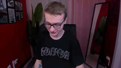 Snapshot of emmit_barker chatting on March 3, 10:10 am Emmit online show from March 3, 10:10 am