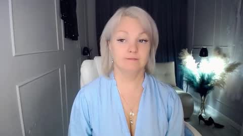 emmmam online show from October 22, 2:17 pm