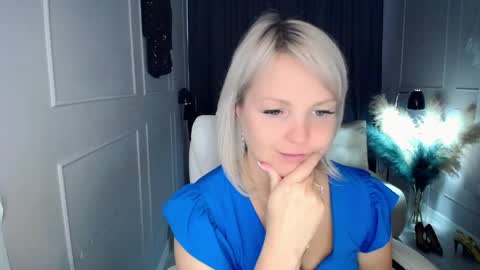 emmmam online show from April 11, 7:45 am